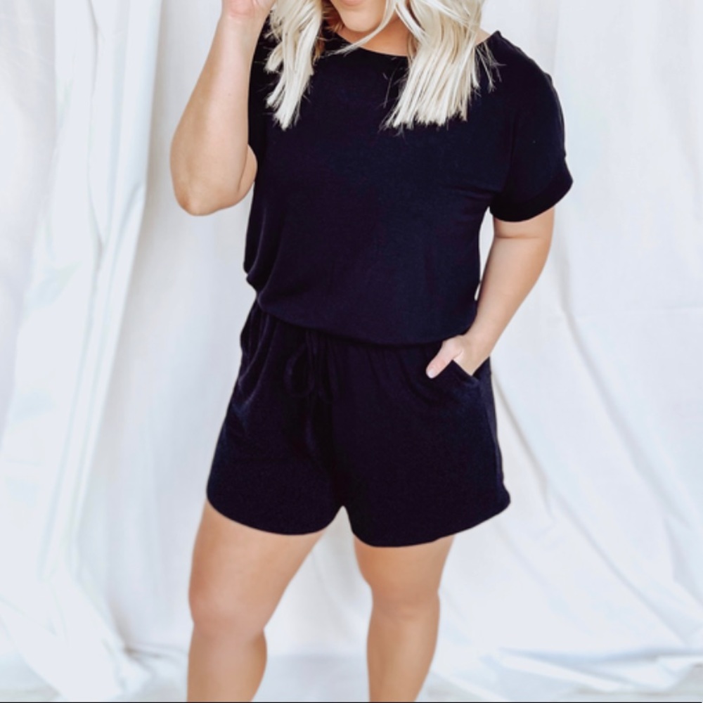 Zenana Outfitters Black Short Sleeve Romper